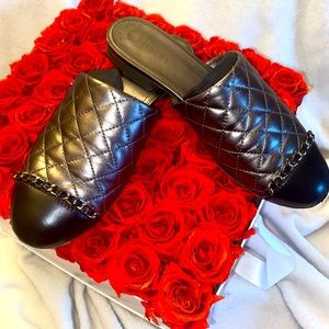 🖤🖤 Chanel Lambskin Quilted Mules